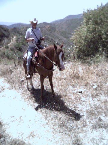 Roger on the Trail.jpg (42086 bytes)